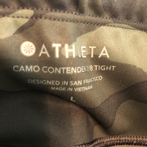 Athleta Camo Contender Tight Size Large - Picture 2 of 5